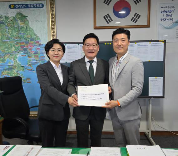강진군의회 김보미·노두섭 의원, 강위원 경제부지사 면담… 군민 숙원사업 건의 및 강진군 미래 비전 제시