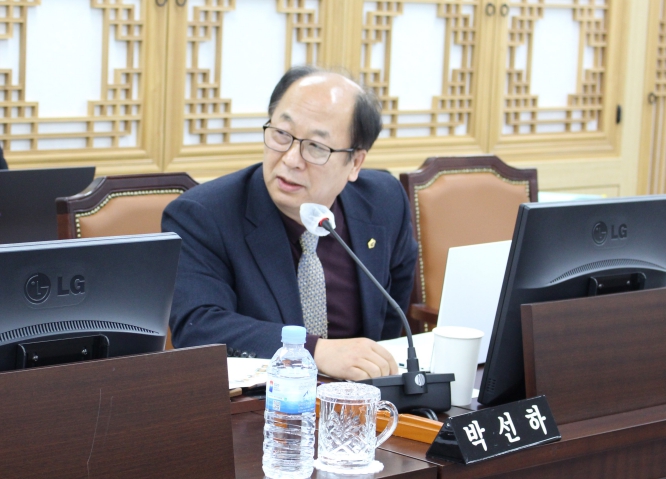 박선하 도의원, 3차 추경 심사에서 공통용역비·저상버스 사업 문제 집중 지적