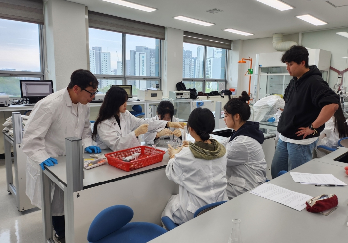 인천광역시교육청AI융합교육원,  AI(인공지능)와 분광광도계 빛 속의 정보를 탐색하다