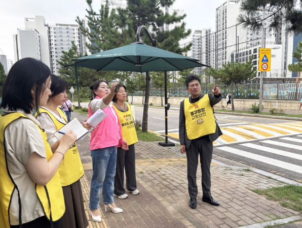 김정헌 중구청장, 운서중 등굣길 교통안전 건의 사항 해소 및 재점검