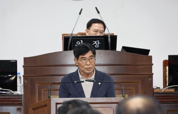 산청군의회 안천원 의원 5분 자유발언,공동주택 관리 지원 사업 대상 확대 제안!

