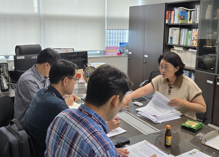 경기도의회 신미숙 의원, 현민초 옹벽 붕괴 위험…철거 및 안전대책 긴급 회의
