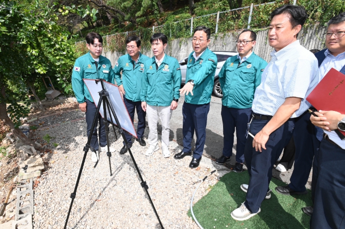 울산시의회 산업건설위원회, 관문 홍보 조형물ㆍ빈집정비사업 현장 점검