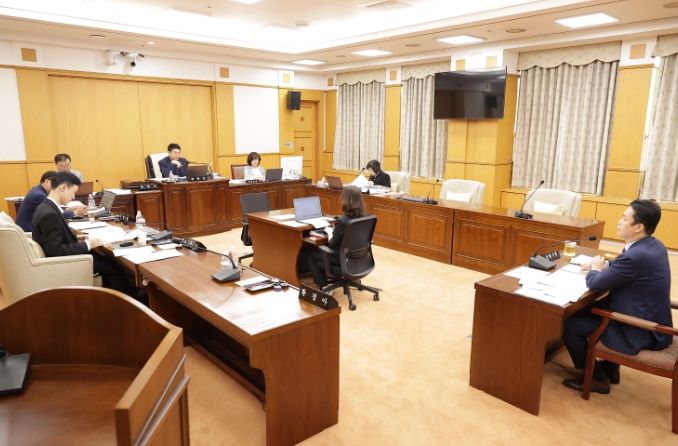 대전시의회 행정자치위원회, 제290회 임시회 제1차 회의 개회