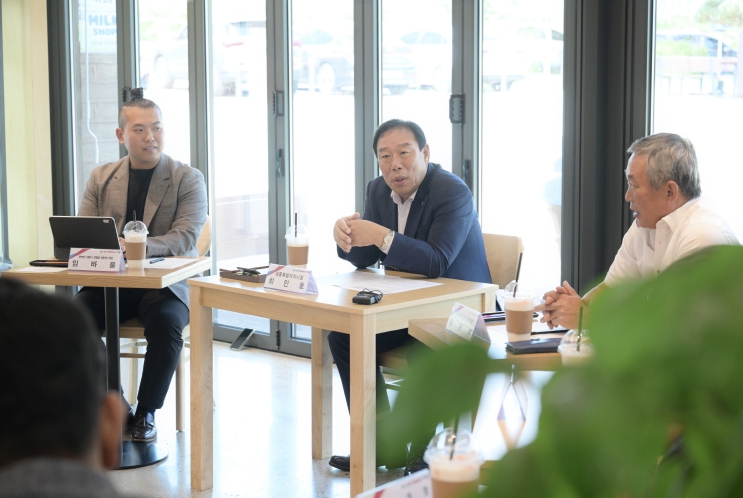 세종시, "위기 속 농촌, 스마트팜·청년 유인책 장려해야"