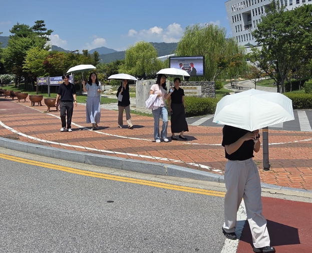 충남교육청, “햇살 쉼 양산 펼쳐유” 캠페인 전개