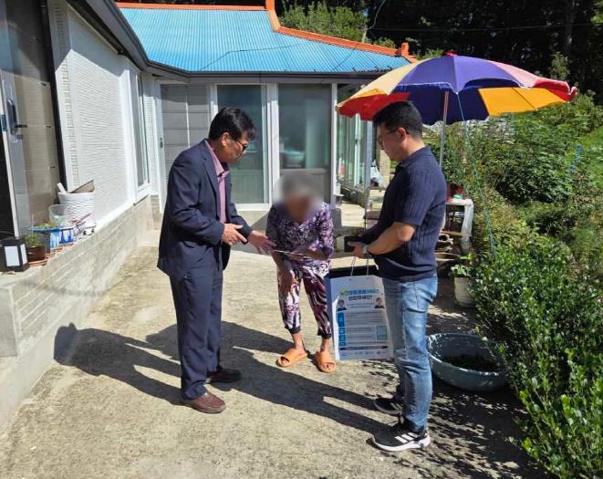 홍성군 홍동면지사협, 취약계층 65가구에 '가족 식사비' 지원