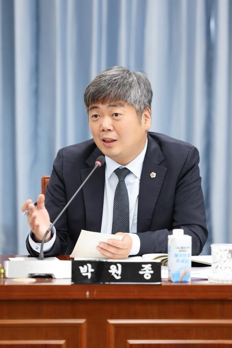 박원종 전남도의원, 전자칠판 보급 및 교체 기준 재검토 촉구 