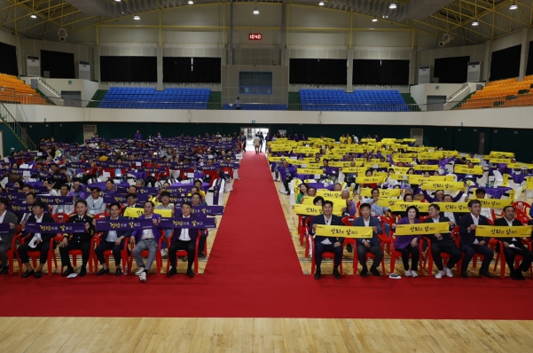 신안군 이장연합회, ‘반부패・청렴 결의대회’ 개최.."청렴 실천 다짐, 군민 신뢰 행정 구현 앞장"