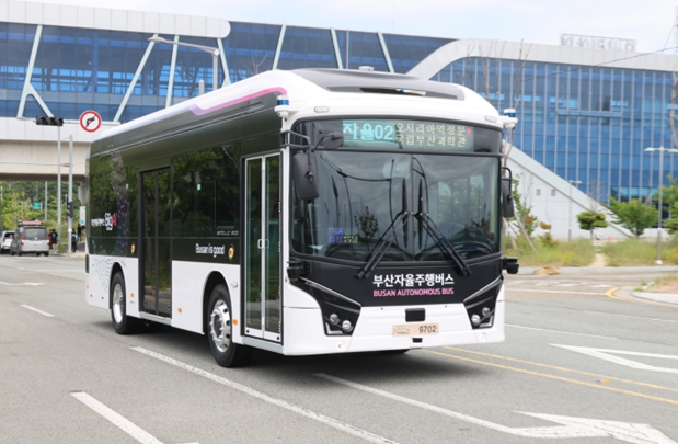 부산시, 내일(16일)부터 오시리아 관광단지에서 자율주행버스 무료 시범운행 시작