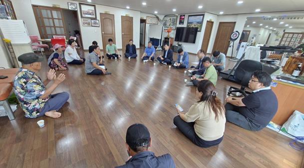 신의준 전남도의원, ‘돈사 악취’ 갈등… 현장 중재로 해법 물꼬 텄다