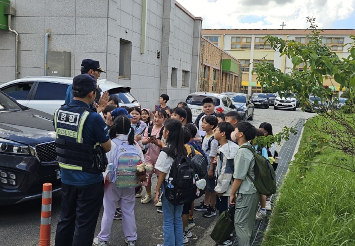 전남경찰청, 초등학교 주변 집중 순찰 등 아동 안전 강화