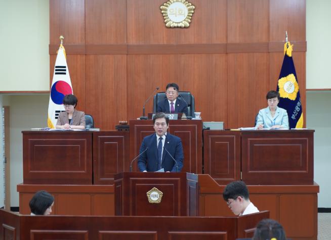 부산 영도구의회 김기탁 의원, 5분 자유 발언 통해‘도로 굴착 후 임시포장에서 발생하는 문제점과 개선방안’조치 촉구