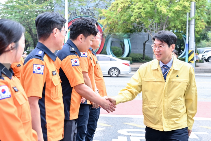 김정기 대구시장 권한대행, 추석 연휴 상황근무자 격려 방문