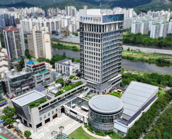 도봉구, 취약계층 120가구 대상 발광다이오드(LED) 조명 무상 교체