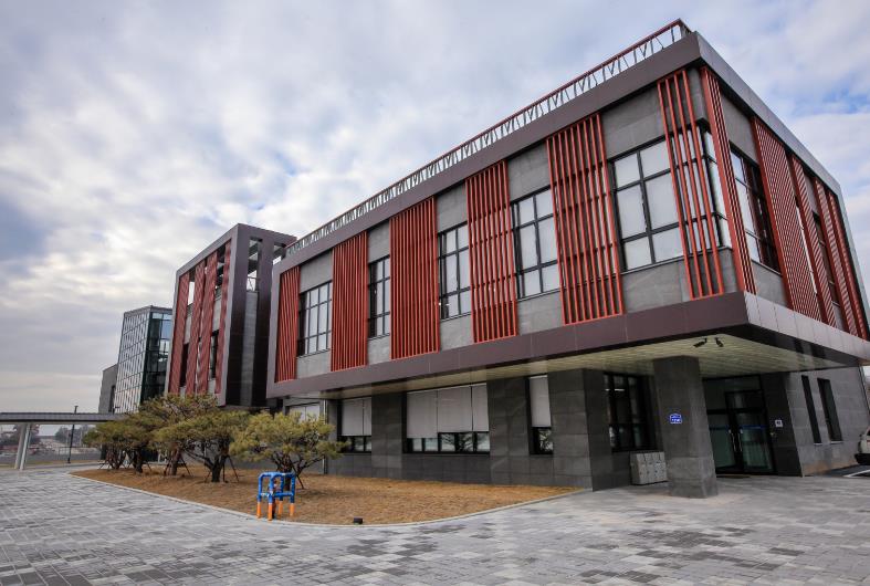 충주시, 지역특화 사과품종 '이지플' 묘목 공급 본격화