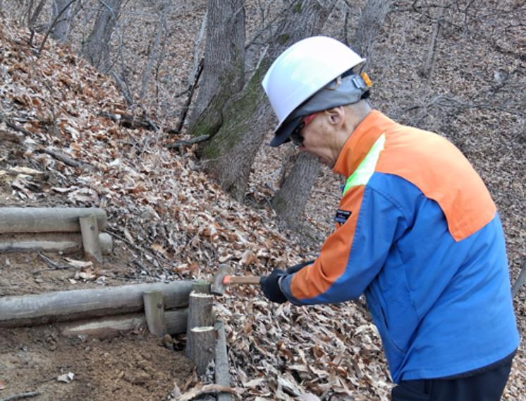충주시, 해빙기 맞아 주요 등산로 안전 정비 추진