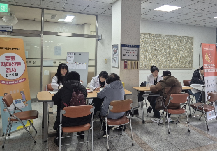 구미시, 어르신 5천 명 대상 ‘찾아가는 치매선별검사’ 확대