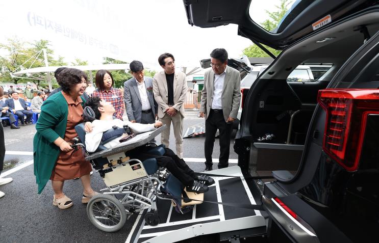 "외출이 쉬워졌다" 장애인 이동권의 혁신! 노원구, 중증장애인 차량용 보조기기 지원사업 실시