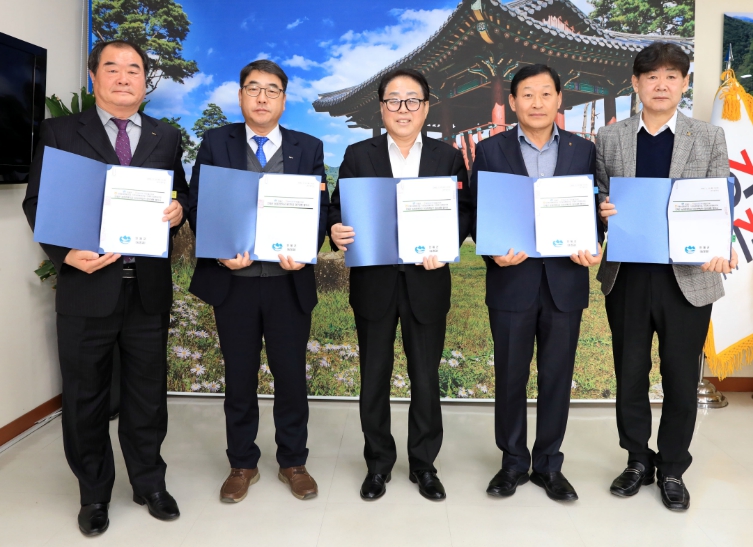 인제군, 고령 농업인 금융 문턱 낮춘다…‘농업경영자금 대출 절차 간소화’  업무대행 협약 체결