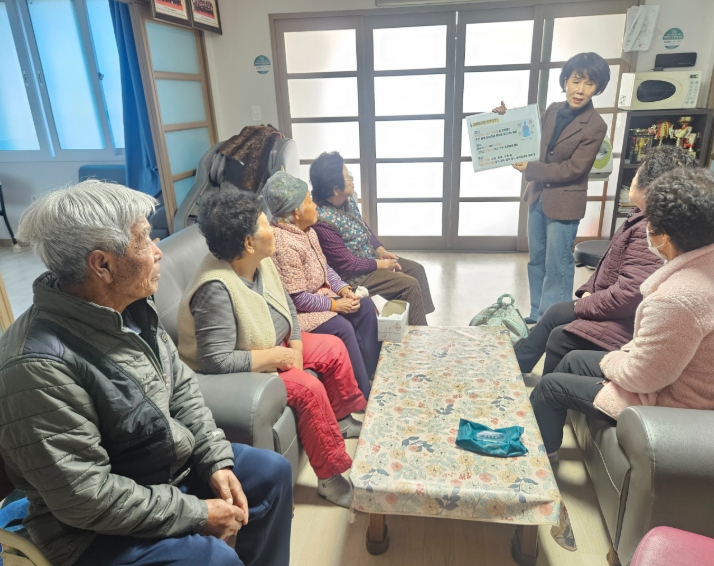 어르신 일자리와 감염병 예방까지.. 어르신 코디네이터 활약