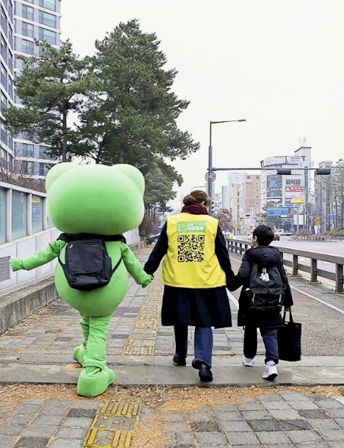 수원특례시, '초등 저학년 등하교 동행돌봄 서비스' 본격 운영