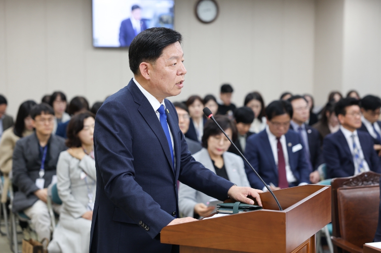 전남교육 기록, 디지털로 지킨다… 김정희 전남도의원 ‘전라남도교육청 중요 기록물 디지털화에 관한 조례’ 제정