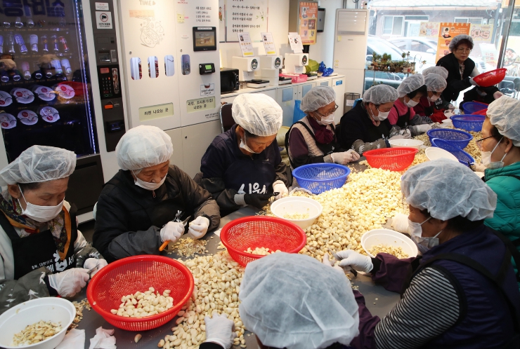 충북도 ‘일하는 밥퍼’ 50만명 돌파… 전국 확산 발판 마련