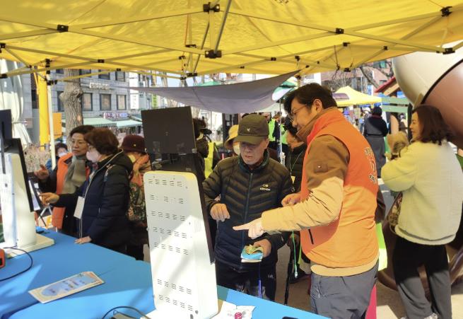 관악구, 전국 유일 21개 전 동 치매안심마을 지정 완료