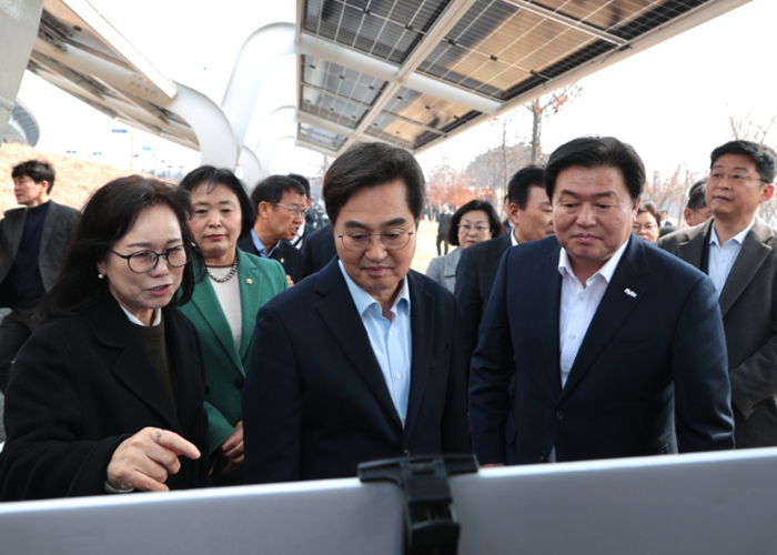 시화방조제 ‘경기 햇빛 자전거길 1호’ 준공…시흥시, 재생에너지와 시민 일상이 만나는 길 조성