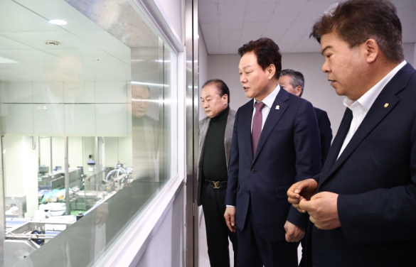 경남도, 김해 축산물 유통 거점 찾아 축산물 수급 상황 살펴