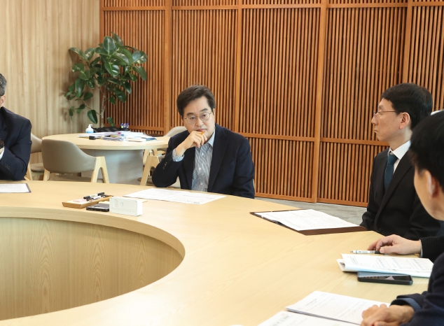 김동연 “정부 추경에 경기도가 가장 빨리, 선제적으로 뒷받침해야”