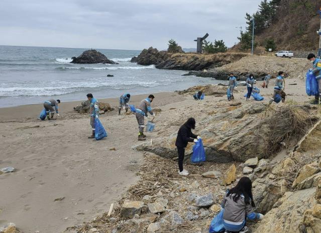 삼척시, 기업과 함께 하천 정화… 세계 물의 날 기념 환경보전 활동 추진