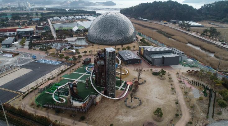 거제식물원, 전망형 승강기 2기 설치 완료