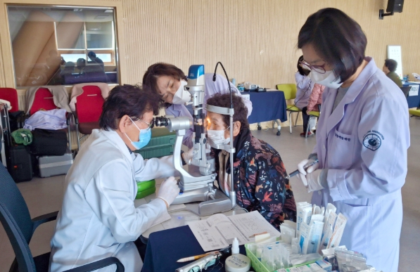 순창군, 취약계층 어르신 대상 무료 안과 검진 실시