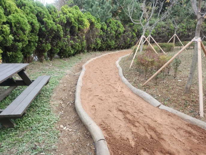 서산시, 맨발로 걷는 황톳길 5개소 운영 '시민 건강증진'
