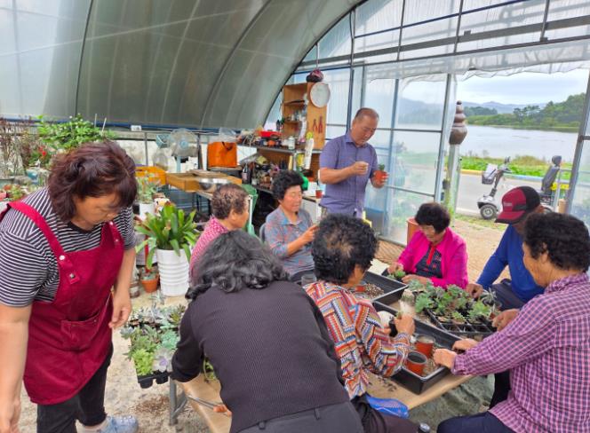 영암군, 경로당 협업작업장 16개소 확대…‘전남 1위’
