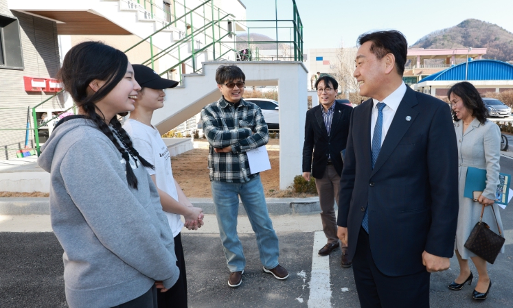 김관영 전북특별자치도지사, 농촌유학 현장 점검…진안‘꿈터마을’방문