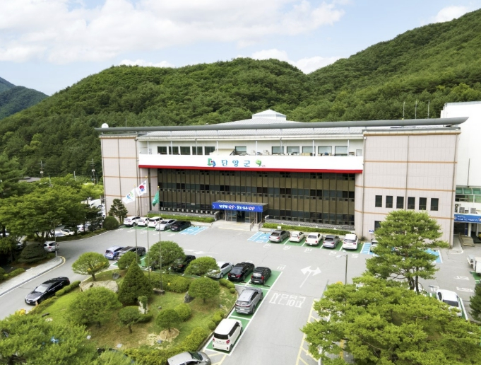 "교육에 투자하는 도시, 아이가 행복한 단양" 단양군, 2026년 교육경비 11억 원 지원… 전년 대비 18% 확대