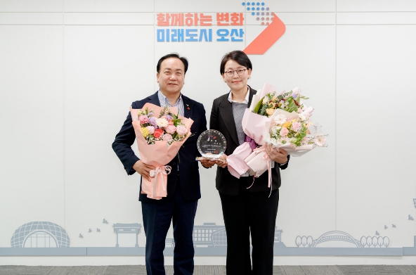 오산시, 학교학부모회회장단연합회 박태은 회장 '1일 명예시장' 위촉