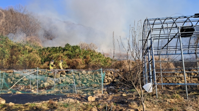 경남도지사, 산불 확산 차단 지시... “불법 소각 무관용, 초동 대응 강화”