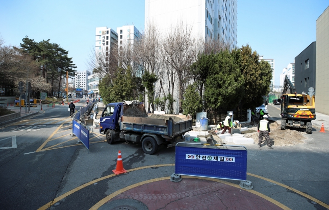 성동구, 고산자로14길·마장로 보행환경 개선 돌입... 안전하고 편안하게 걷는 길로  