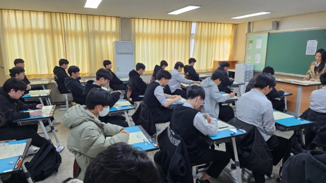 전국연합학력평가에 충북 3만 4,924명 응시