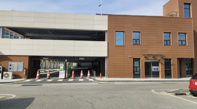 봉화군 '봉화상설시장 공영주차타워 임시개방'