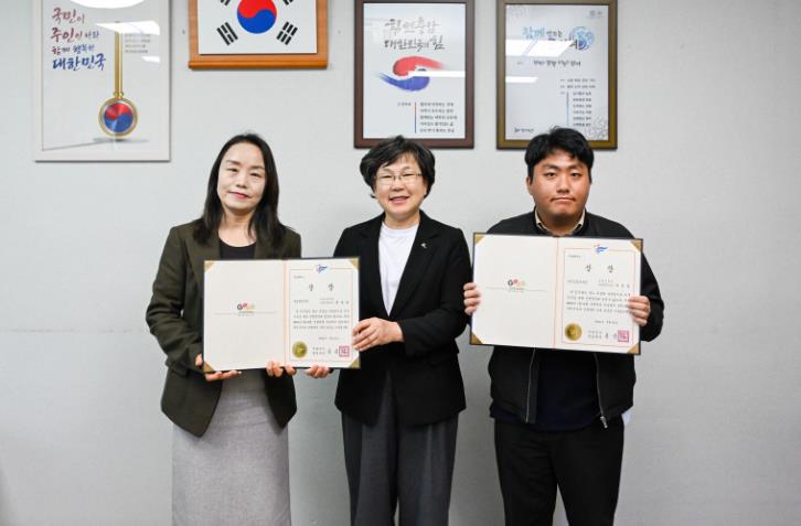 부여군, “더 빠르고 더 친절하게” 1~2월 민원처리 우수공무원 표창