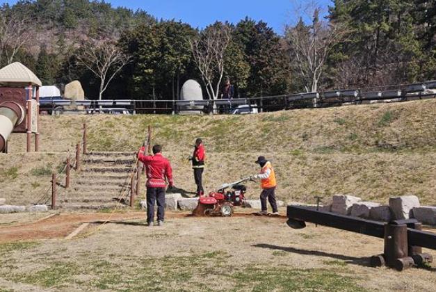 진도군, 춘분 맞아 운림산림욕장 환경정비
