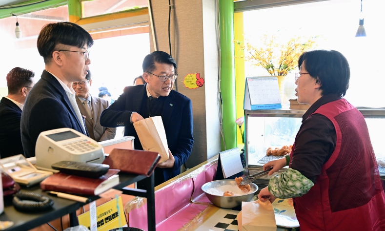 김대순 경기도 행정2부지사, ‘통큰세일’ 민생현장 속으로...“소비 활력 되찾겠다”