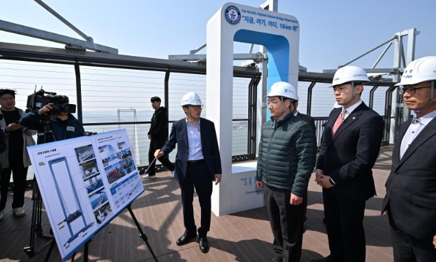 세계 최고 높이 전망대 품은 청라하늘대교 유정복 인천시장, 4월 개장 앞두고 막바지 안전 점검