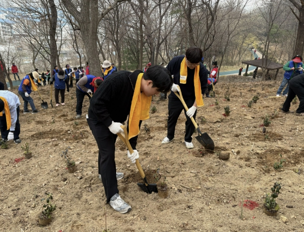 상주시 '제81회 식목일 기념 나무심기' 행사 개최