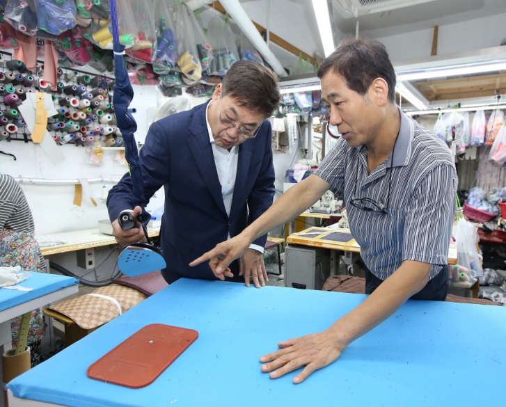 "백화점에서 만나요" 종로구 공동브랜드 '일루셀' 봄·여름 신제품 출시